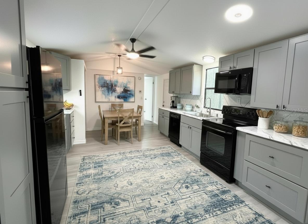 9860 Golden Loop Property Photo 2
