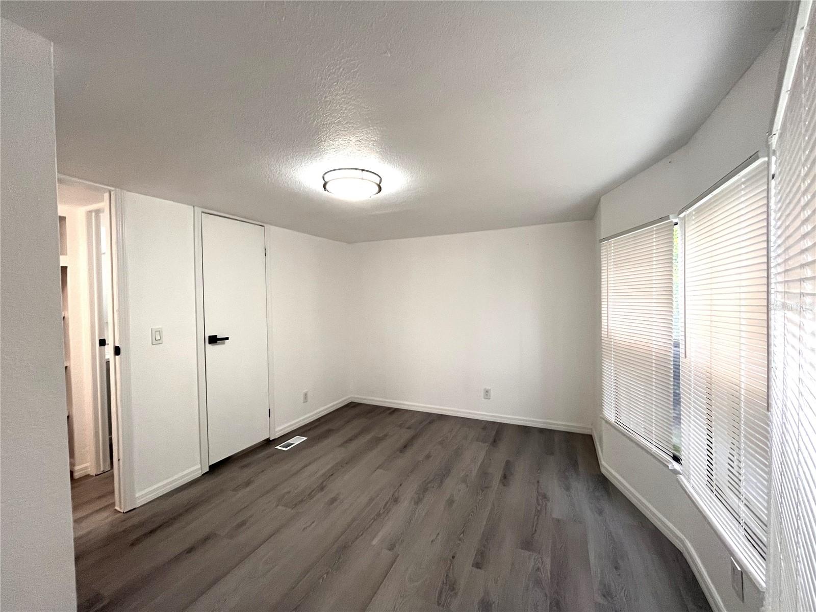 9860 Golden Loop Property Photo 19