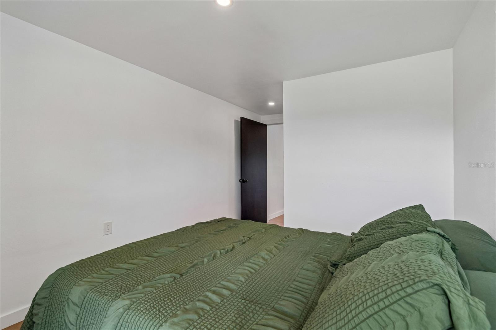 1166 Chancellor Dr Property Photo 44