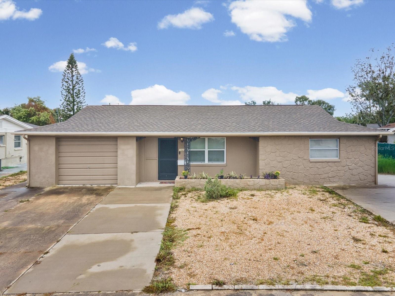 1023 Viking Dr Property Photo 1