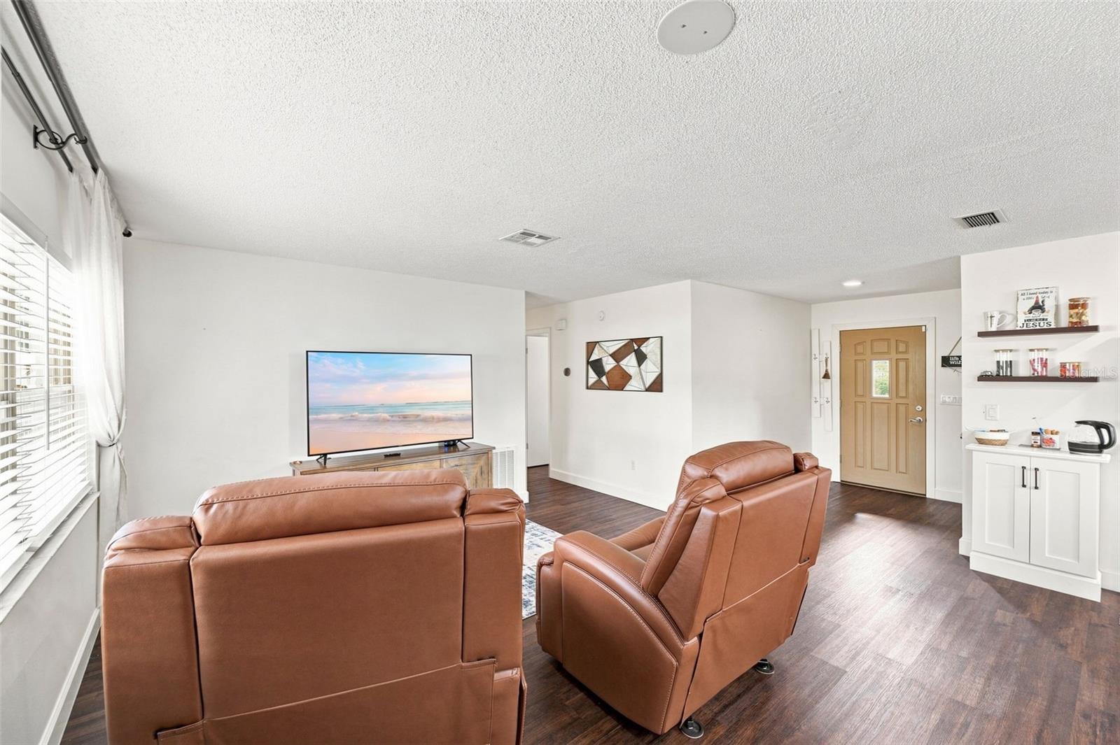 2077 Arbuckle Rd Property Photo 10