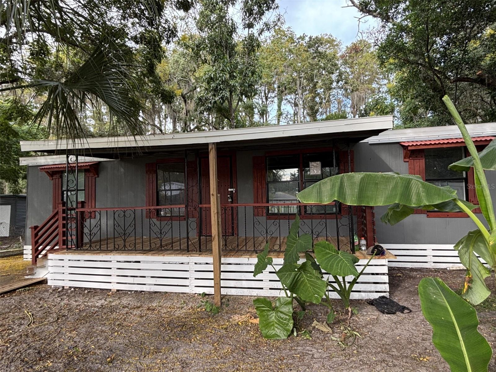 9260 Lake Dr Property Photo 1