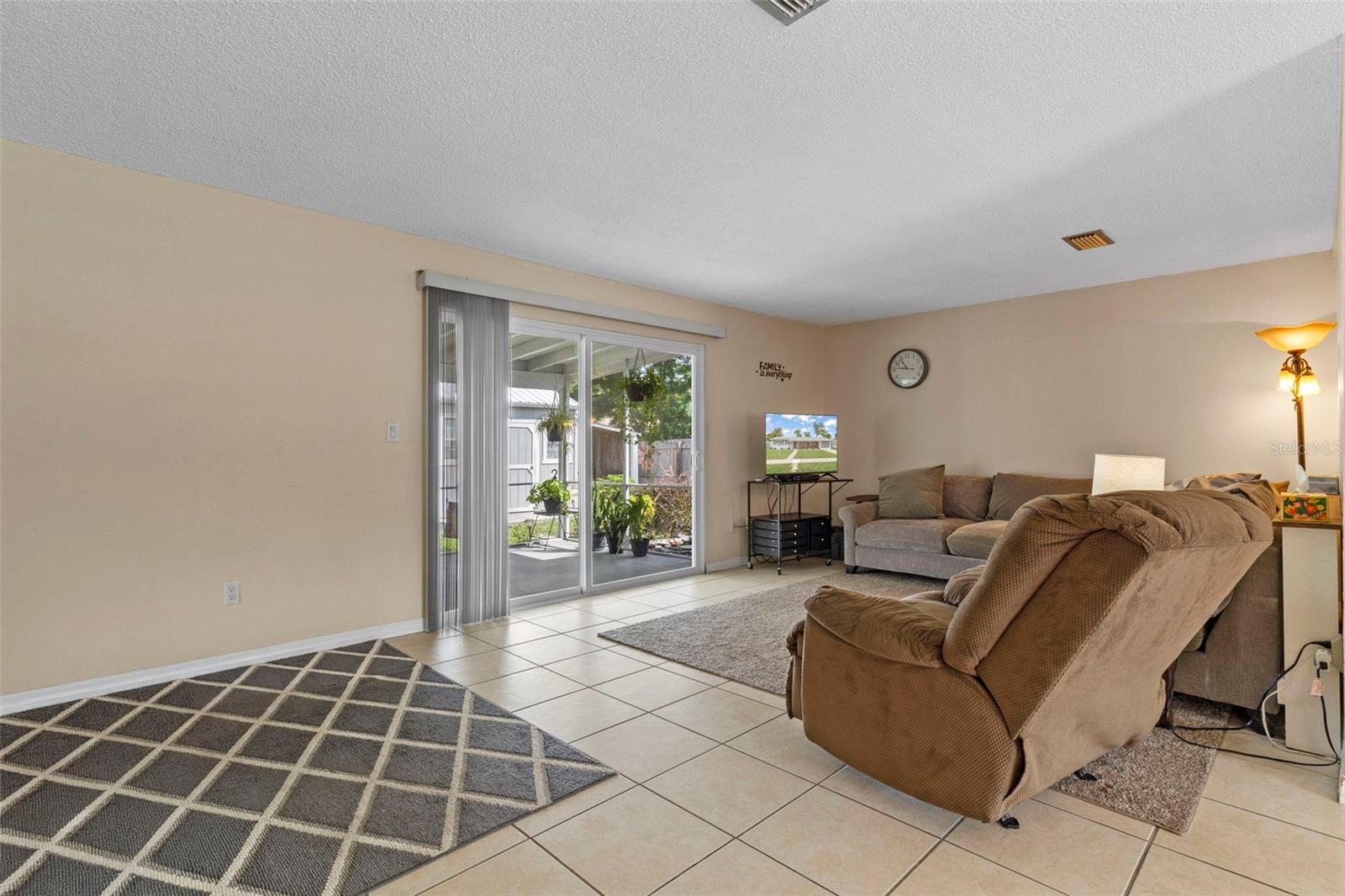 4467 Cadbury Rd Property Photo 8