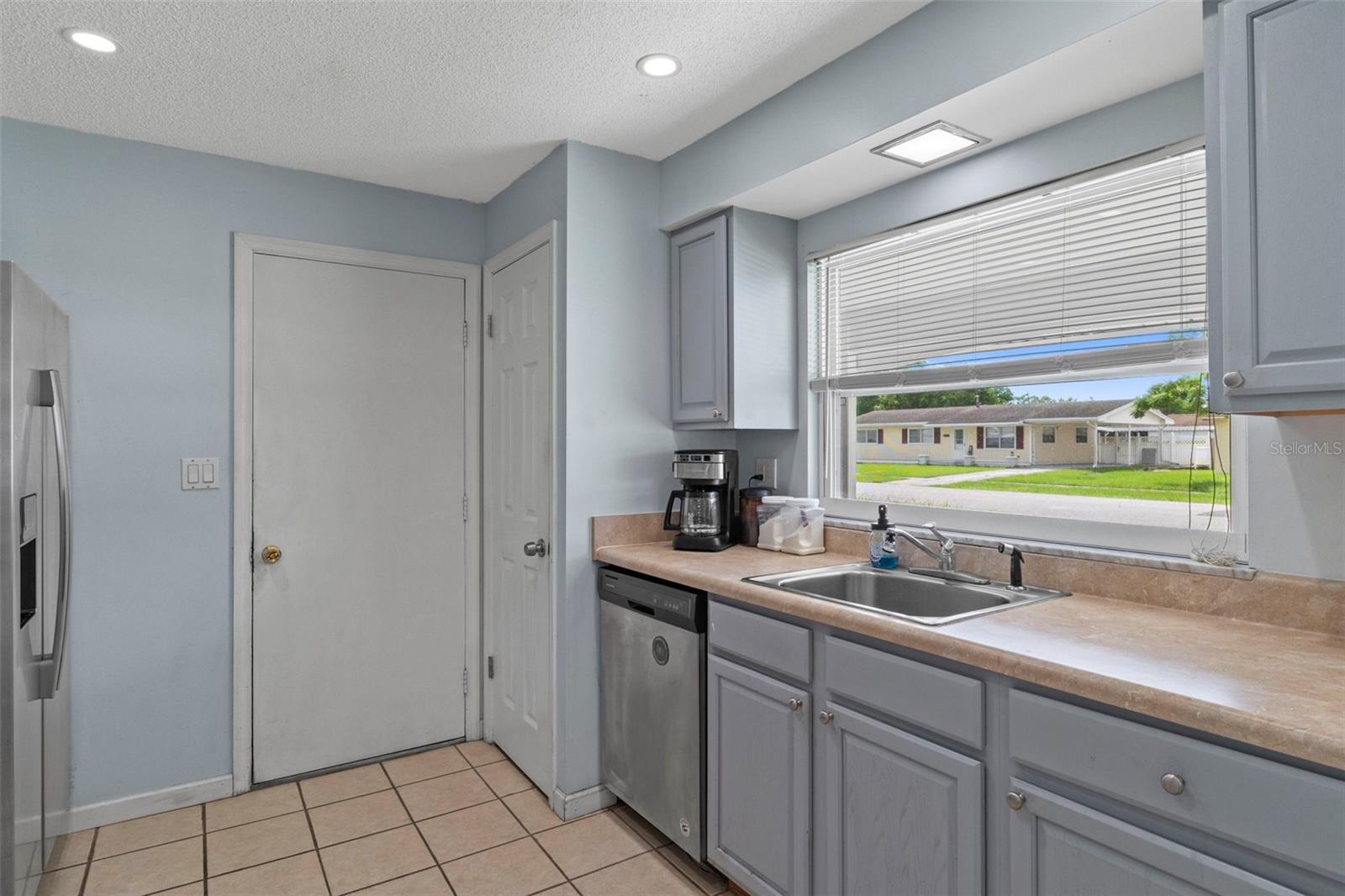 4467 Cadbury Rd Property Photo 14
