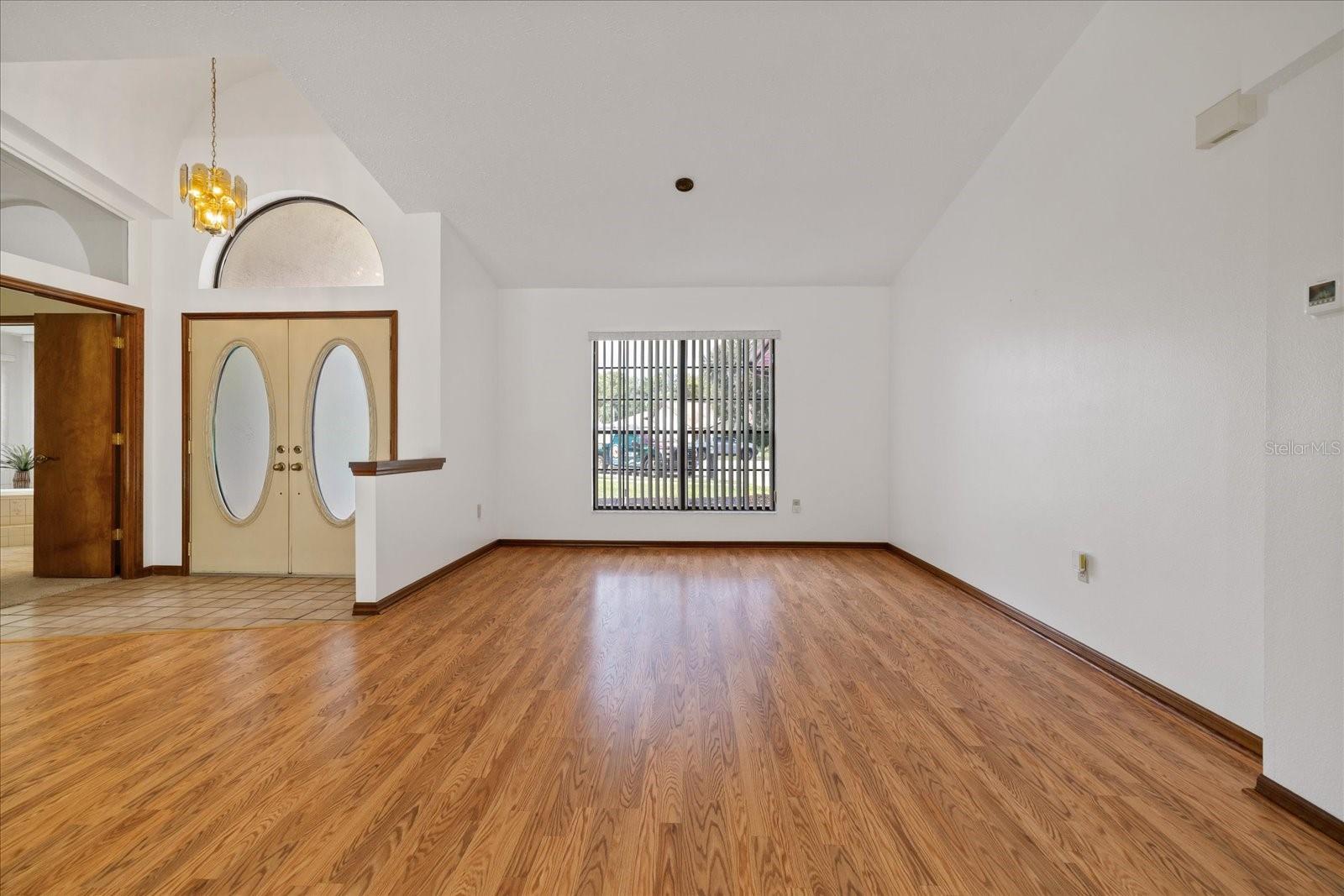 9714 El Sol Ct Property Photo 4
