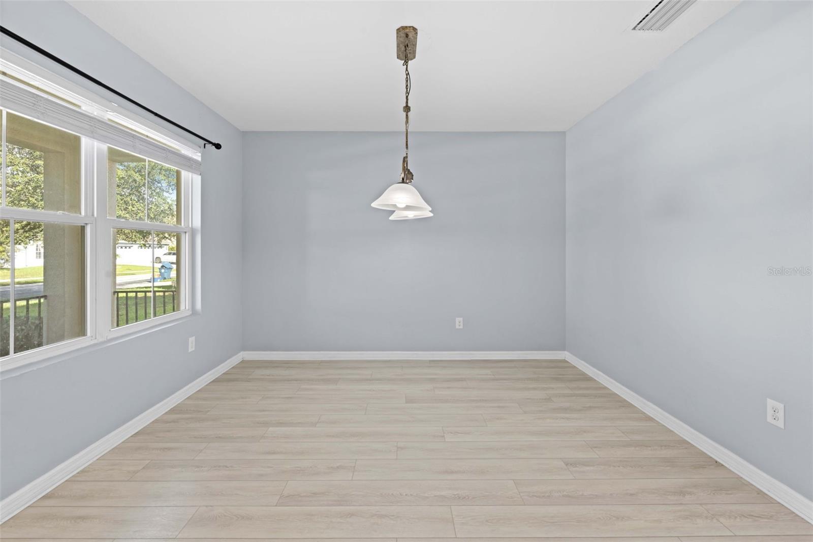 3915 Bramblewood Loop Property Photo 8
