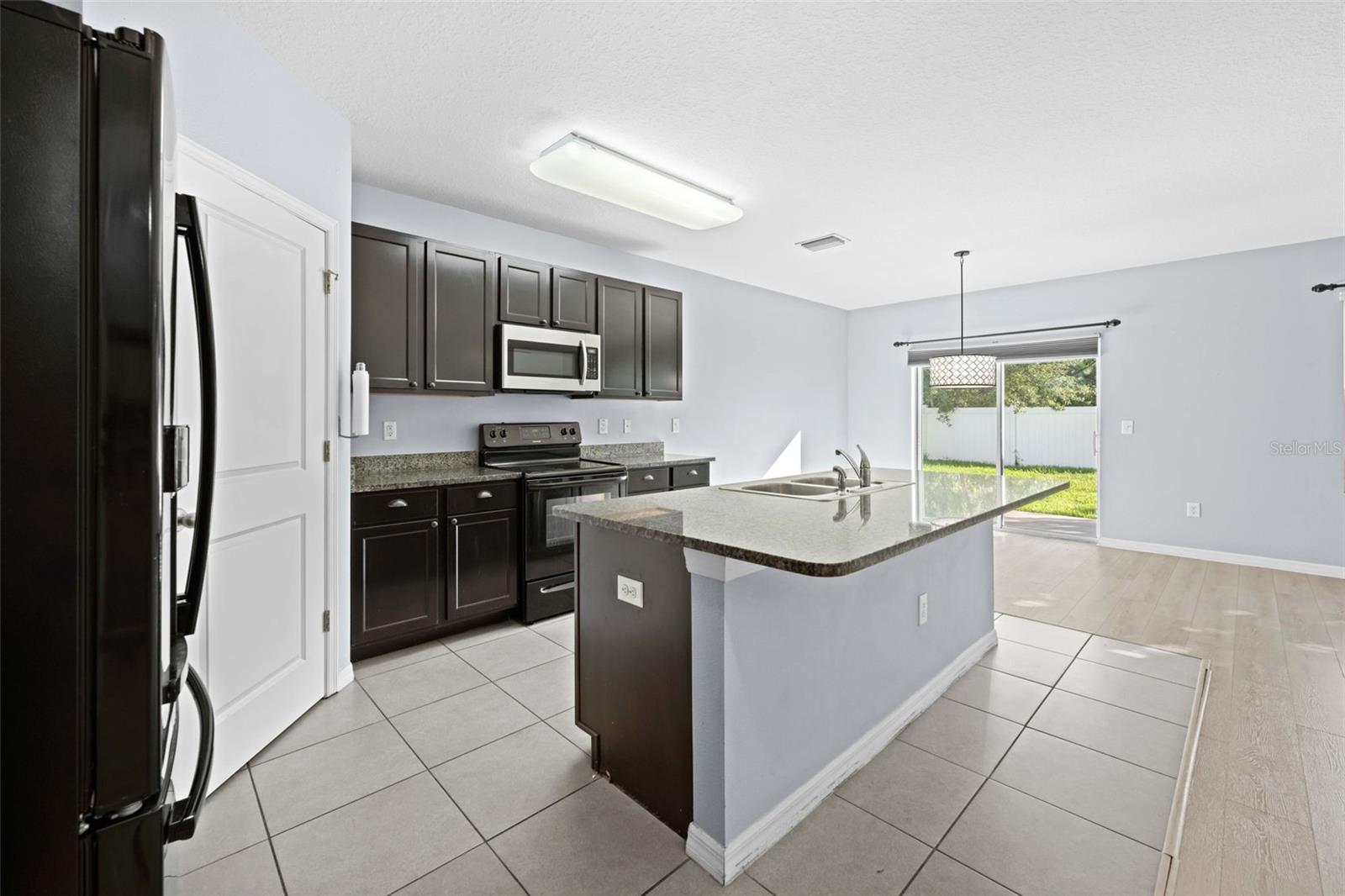 3915 Bramblewood Loop Property Photo 13