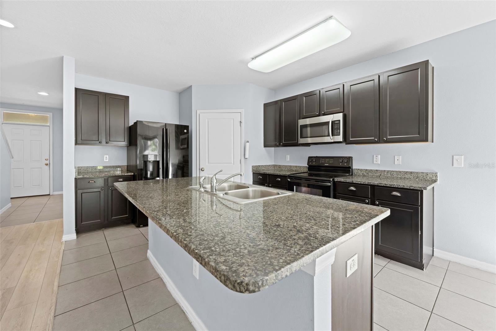 3915 Bramblewood Loop Property Photo 14