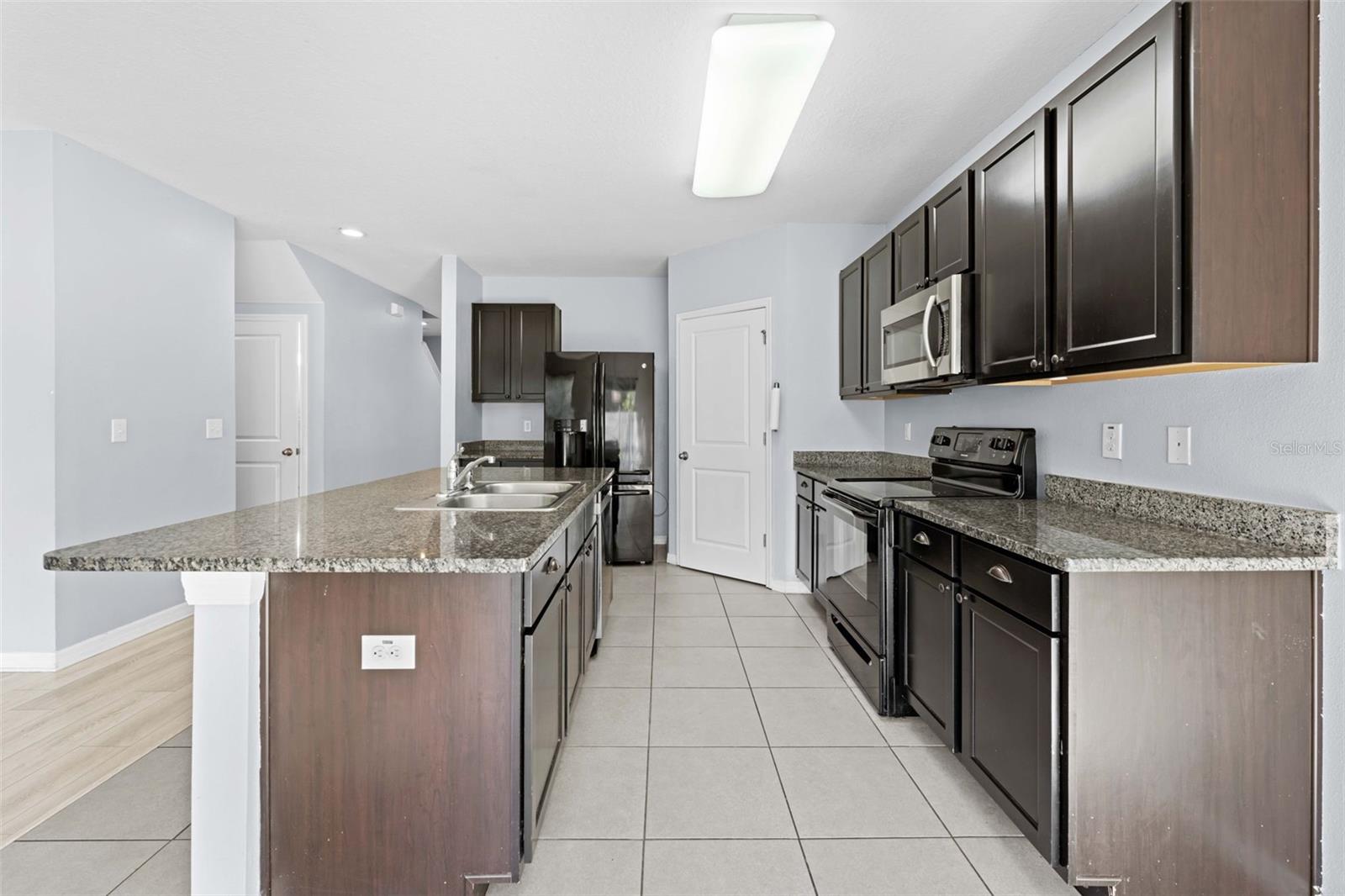 3915 Bramblewood Loop Property Photo 15