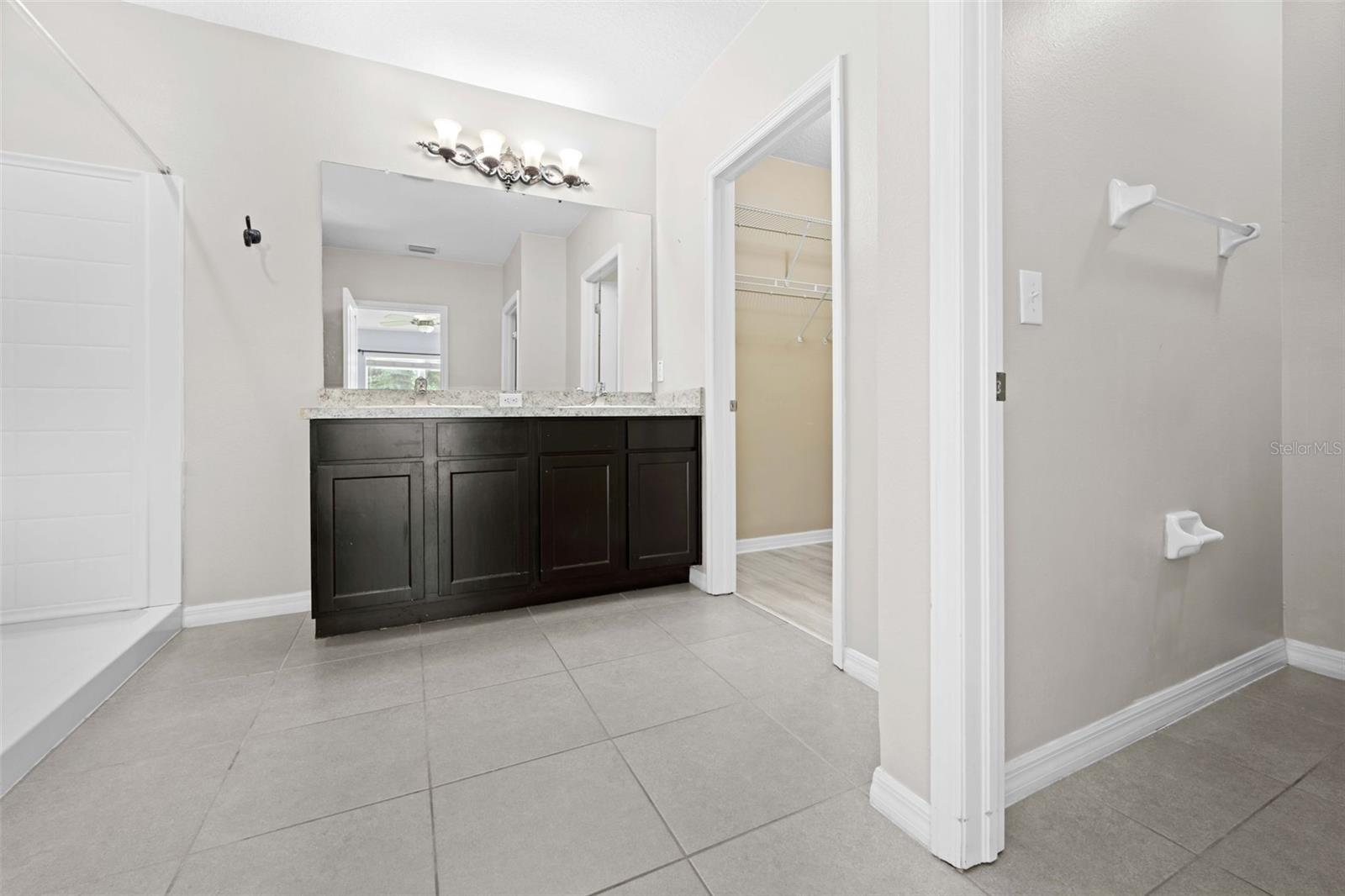 3915 Bramblewood Loop Property Photo 27