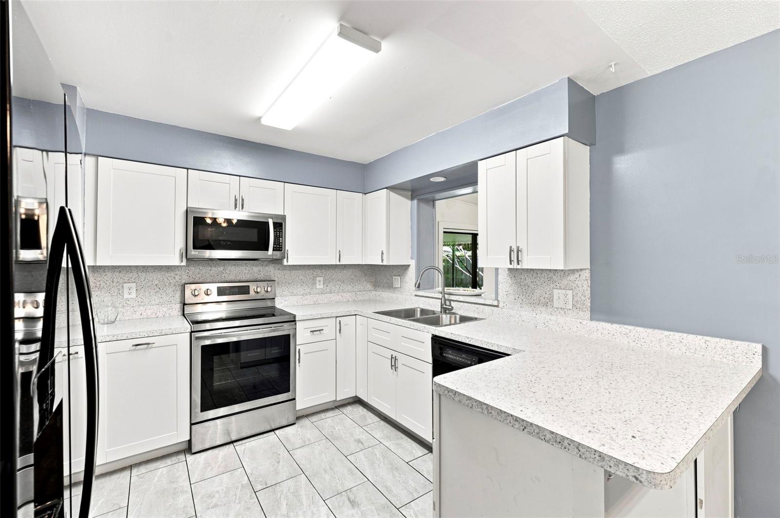 1655 N Floral Ave Property Photo 7
