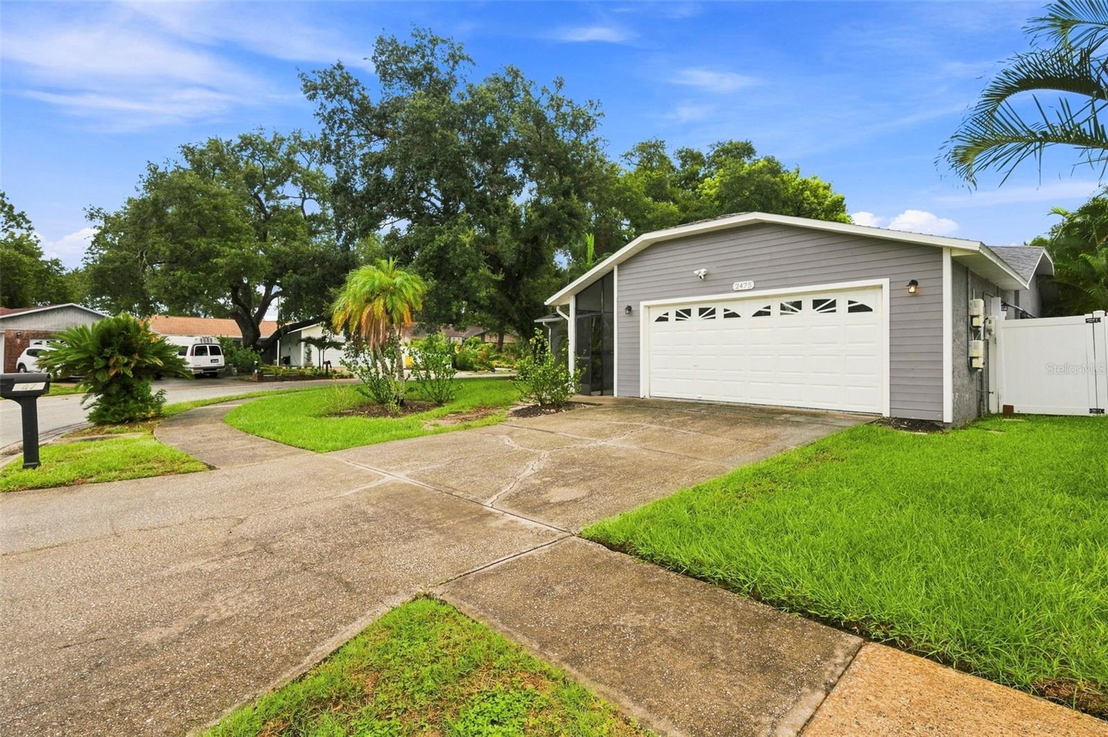 2475 Gulfbreeze Cir Property Photo 4