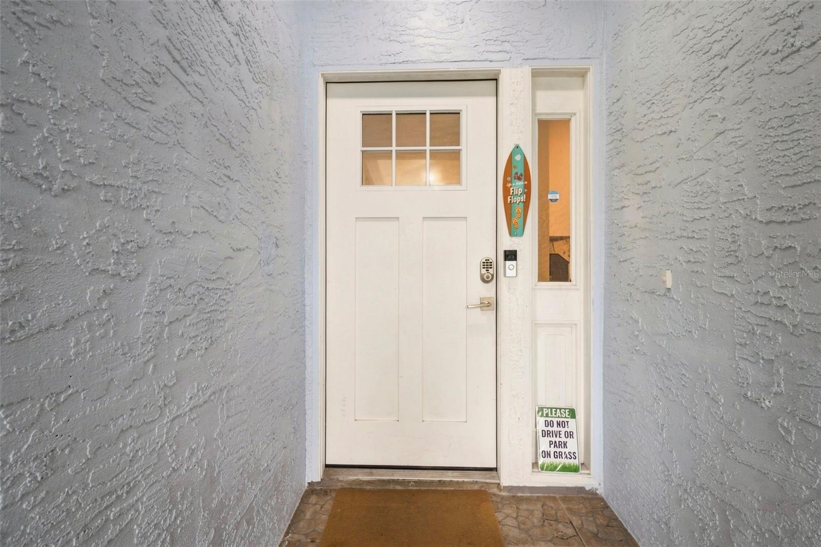 2475 Gulfbreeze Cir Property Photo 7