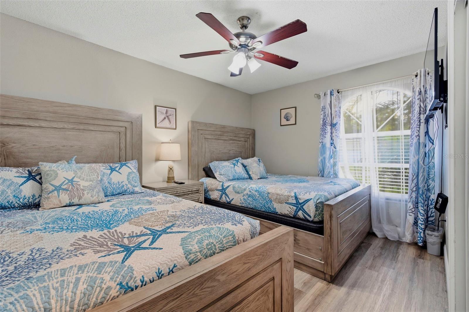 2475 Gulfbreeze Cir Property Photo 16