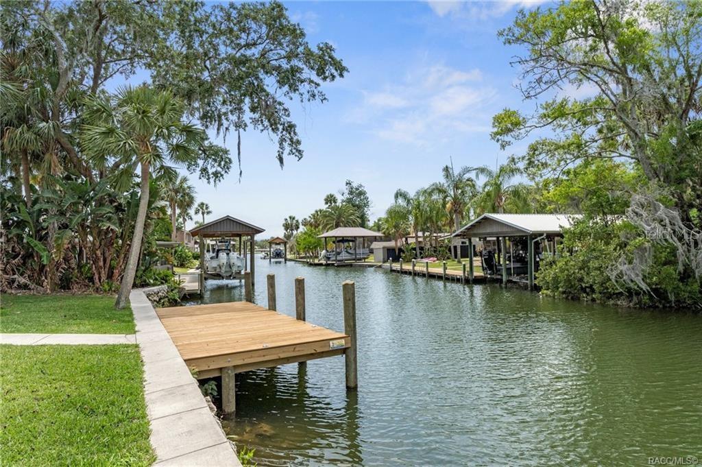 9205 W Harbor Isle Ct Property Photo 8