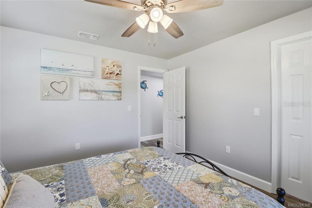 9205 W Harbor Isle Ct Property Photo 33