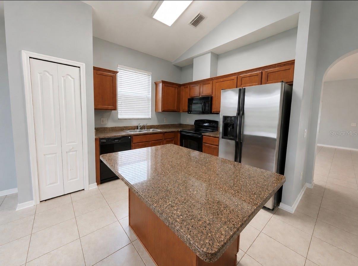 9630 Baton Rouge Ln Property Photo 8