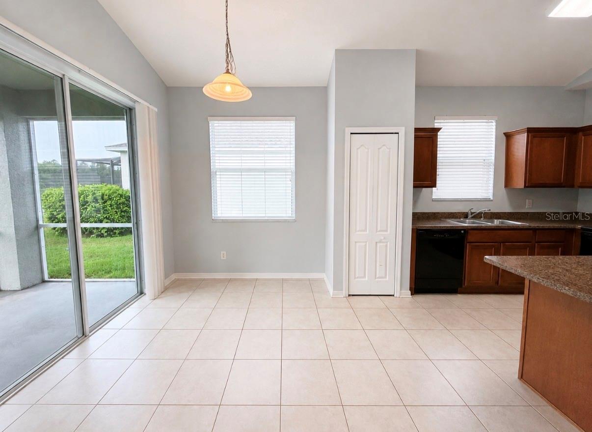 9630 Baton Rouge Ln Property Photo 12