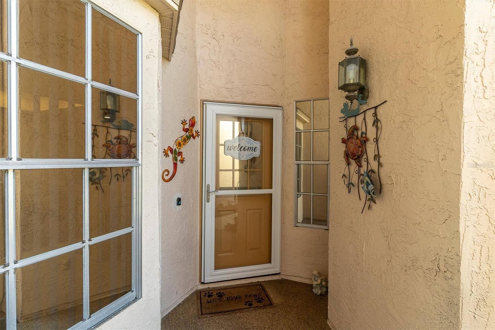 11436 Versailles Ln Property Photo 3