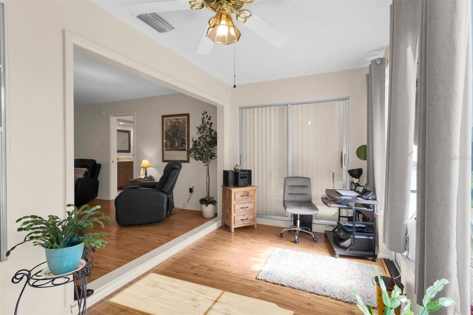 11436 Versailles Ln Property Photo 15