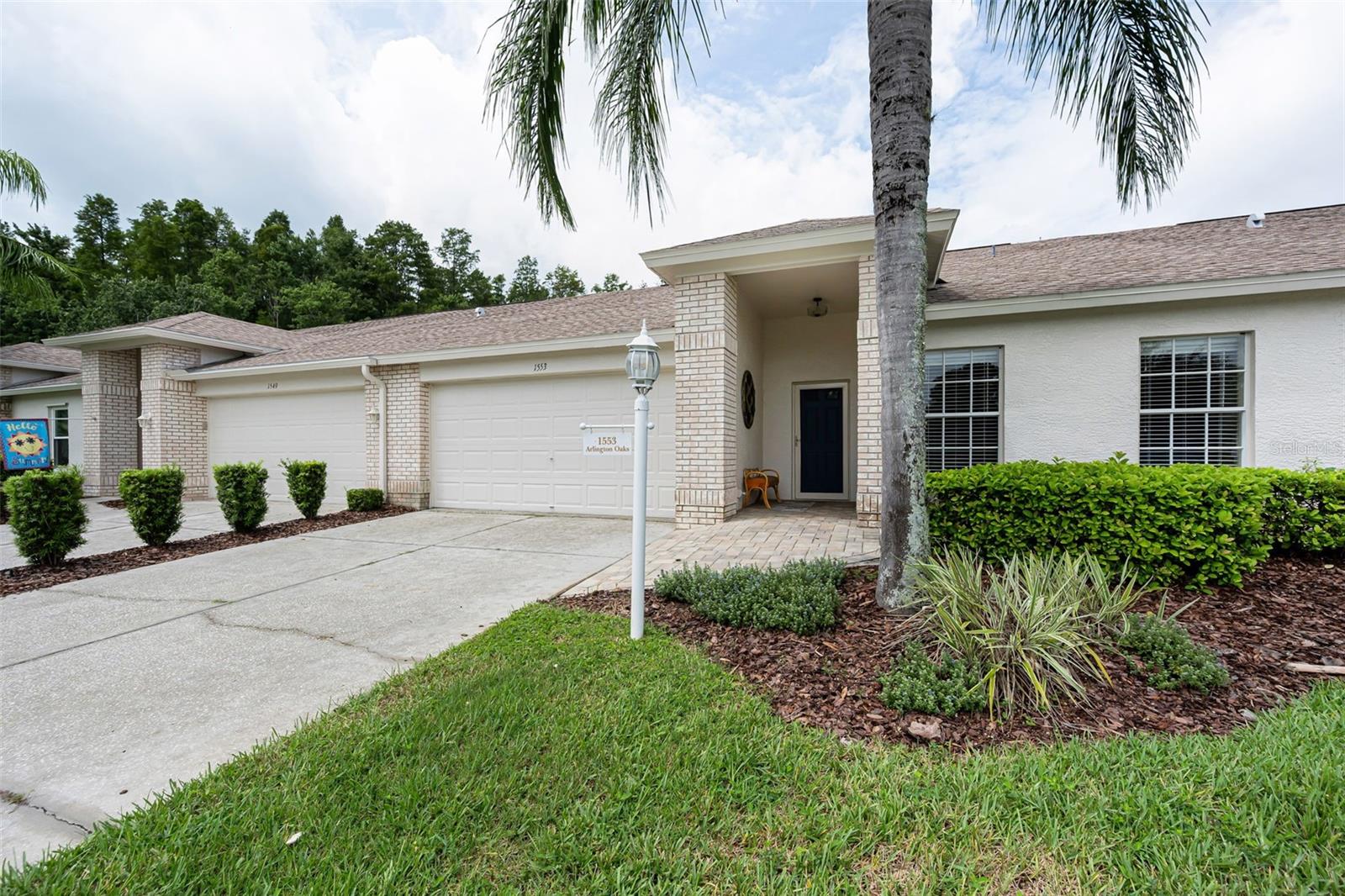 1553 Arlington Oaks Ct Property Photo 2