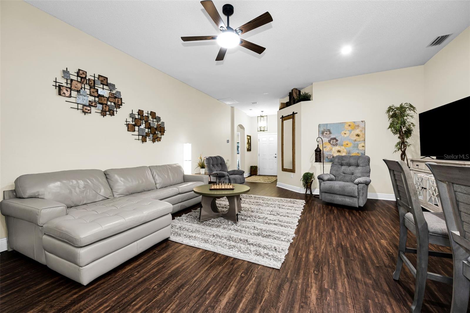 1553 Arlington Oaks Ct Property Photo 10