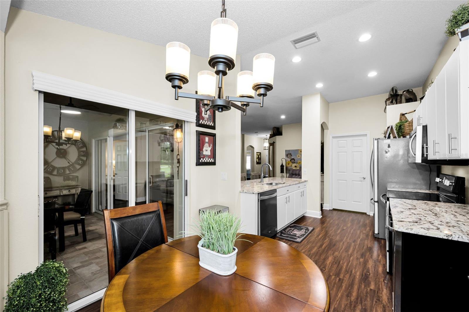 1553 Arlington Oaks Ct Property Photo 13