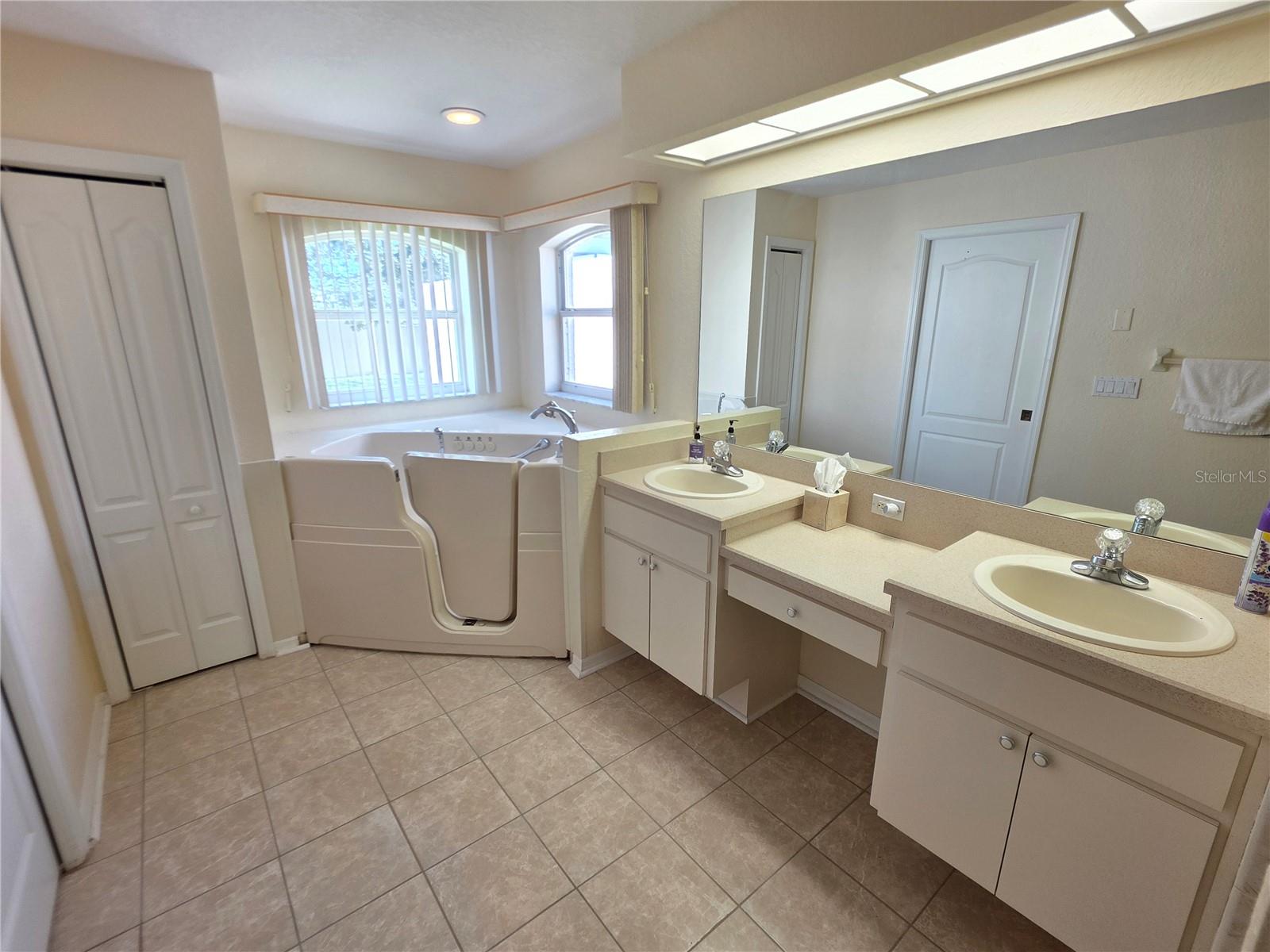 225 Royal Palm Way Property Photo 14