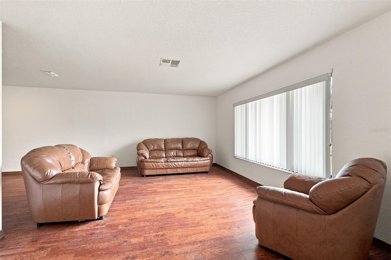 10308 Gifford Dr Property Photo 7