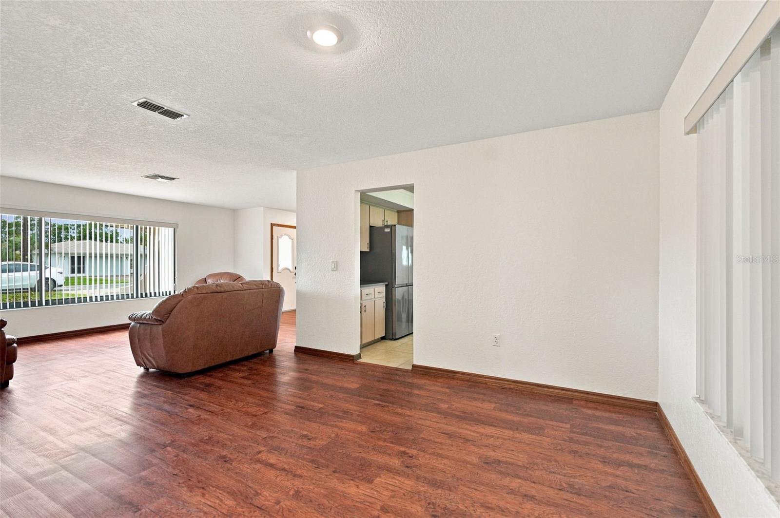 10308 Gifford Dr Property Photo 8