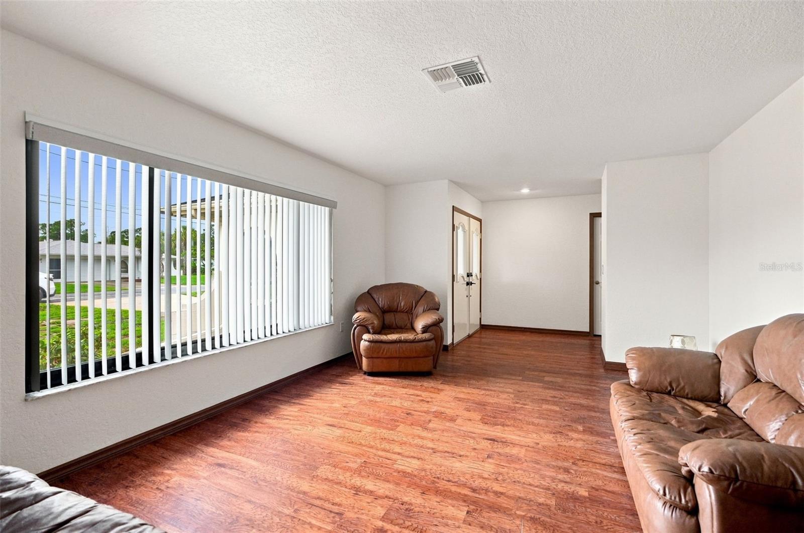 10308 Gifford Dr Property Photo 9