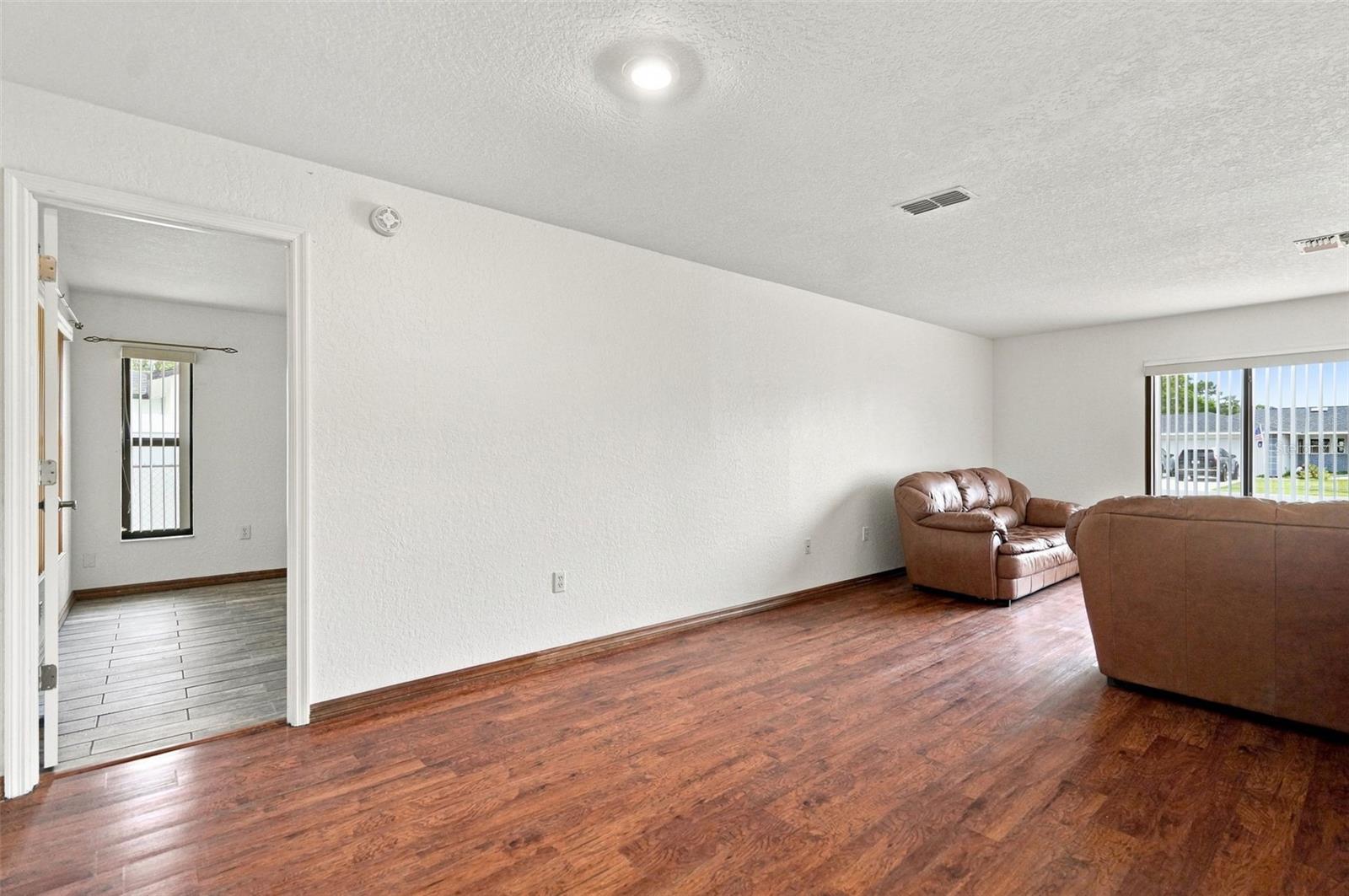 10308 Gifford Dr Property Photo 10
