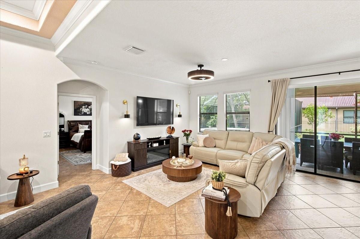 4508 Grand Lakeside Dr E Property Photo 9