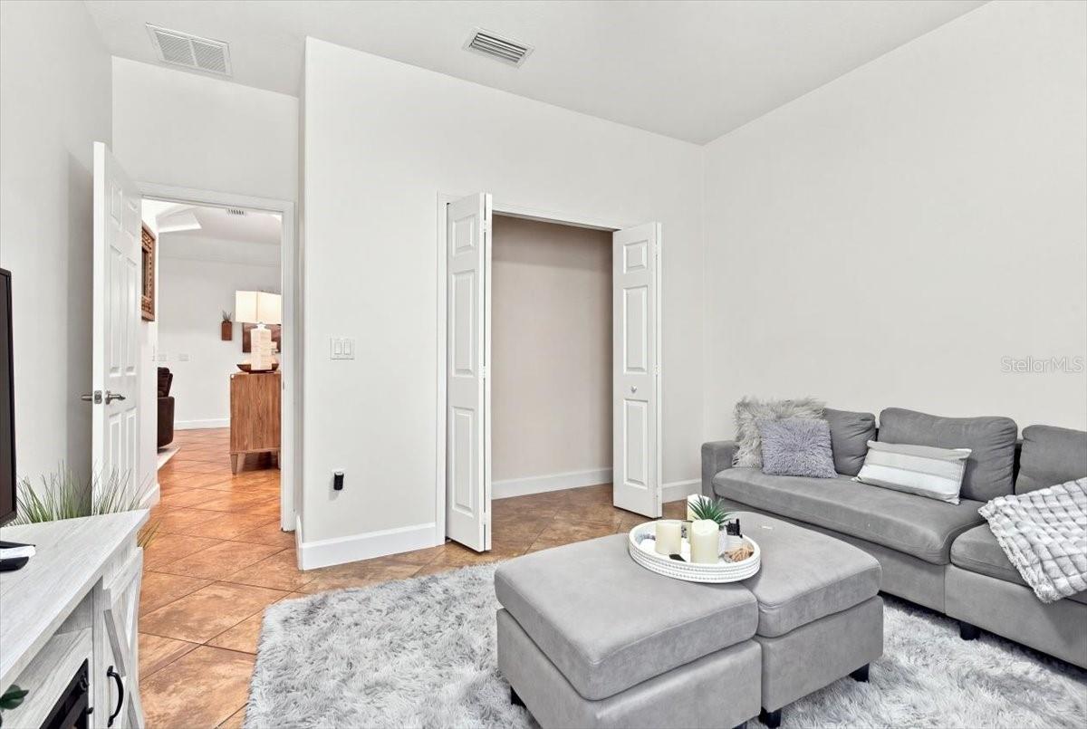 4508 Grand Lakeside Dr E Property Photo 17