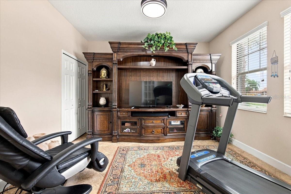 4508 Grand Lakeside Dr E Property Photo 32
