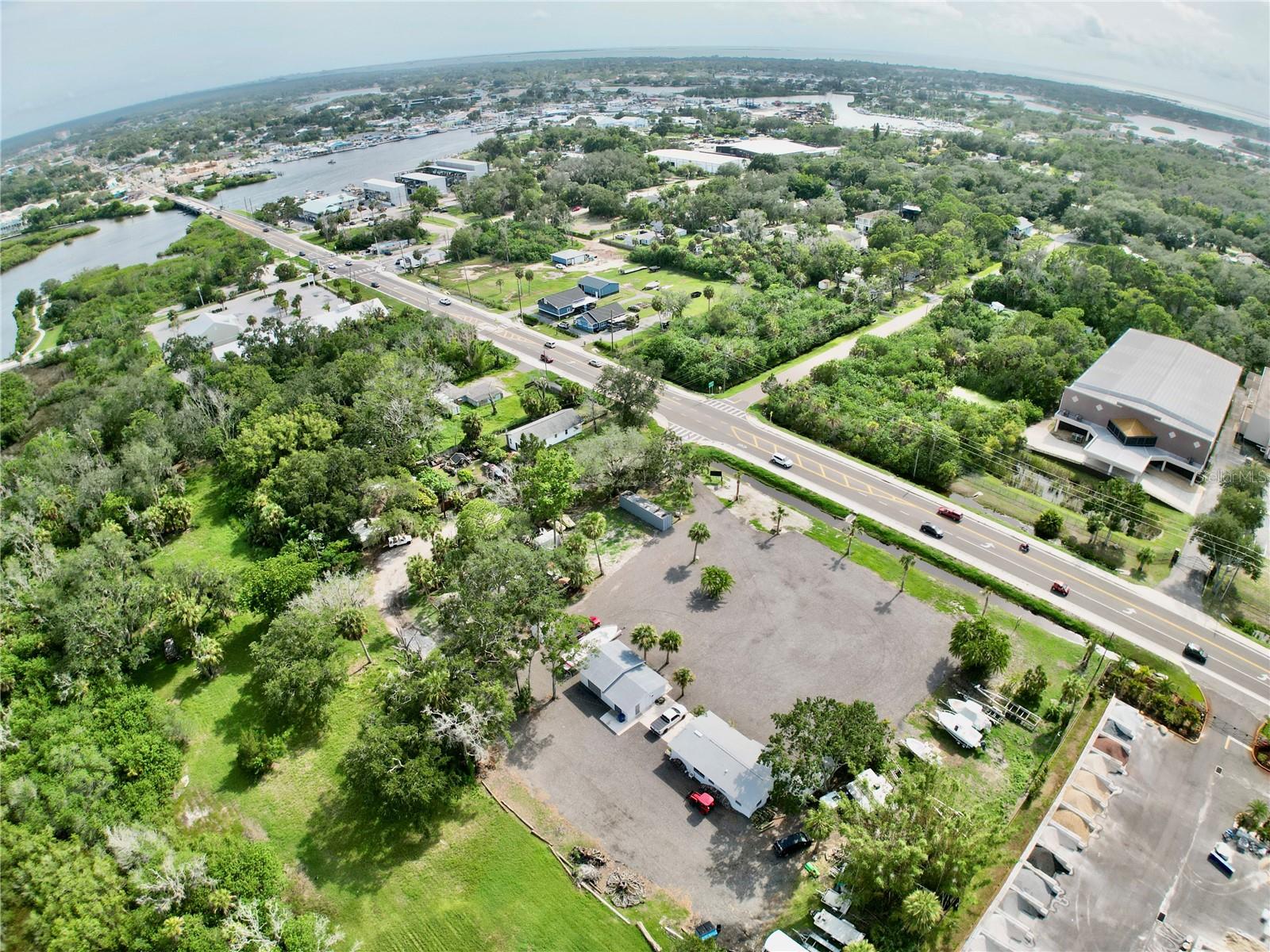 1322 N Pinellas Ave Property Photo 8