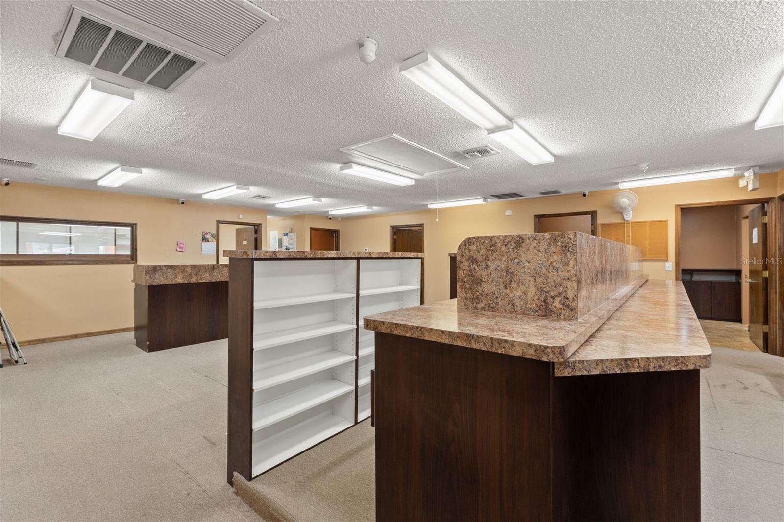 10507 Spring Hill Dr Property Photo 13