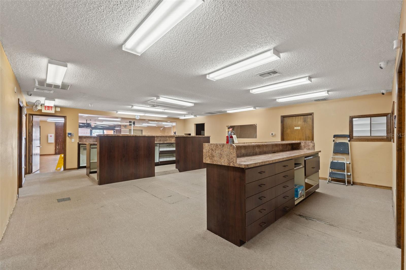 10507 Spring Hill Dr Property Photo 15