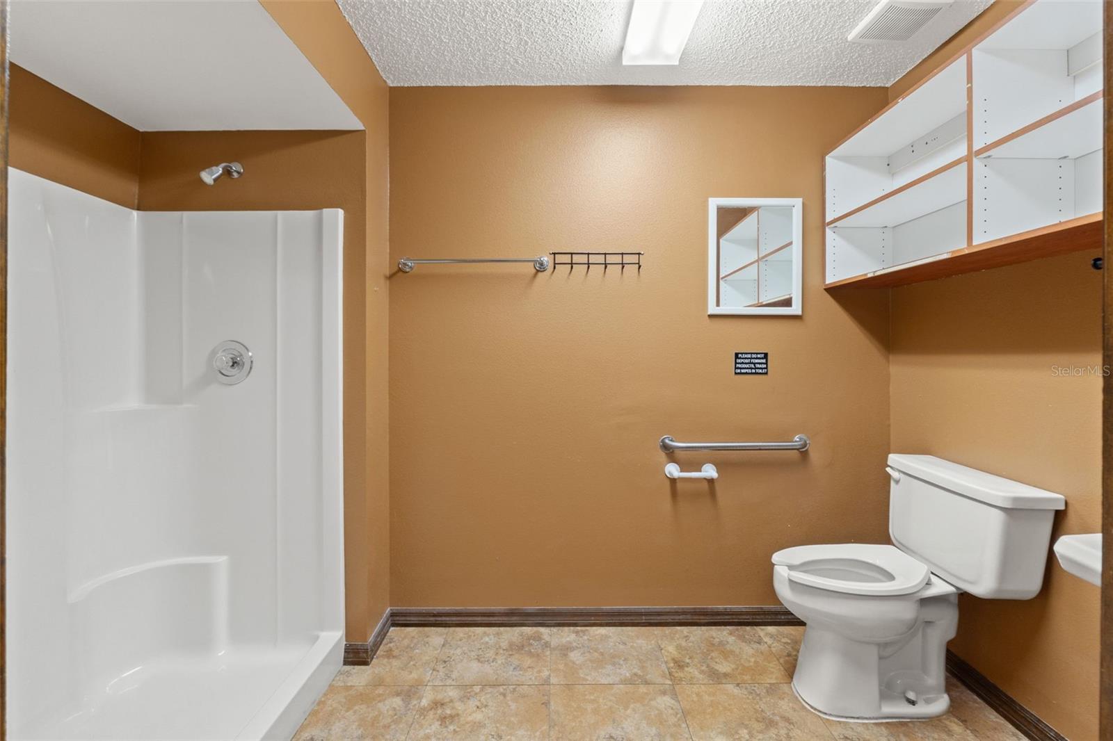 10507 Spring Hill Dr Property Photo 18