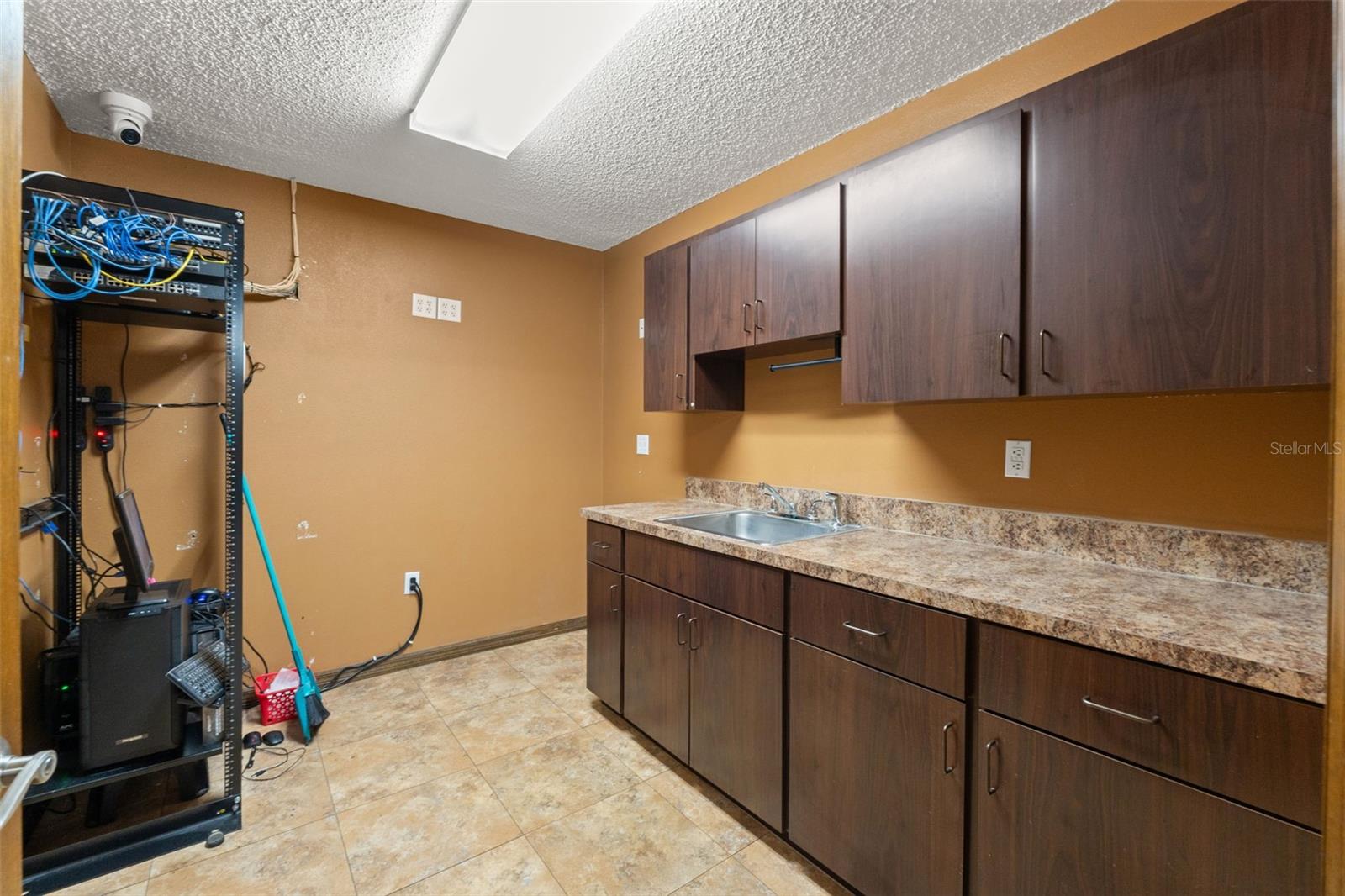 10507 Spring Hill Dr Property Photo 19