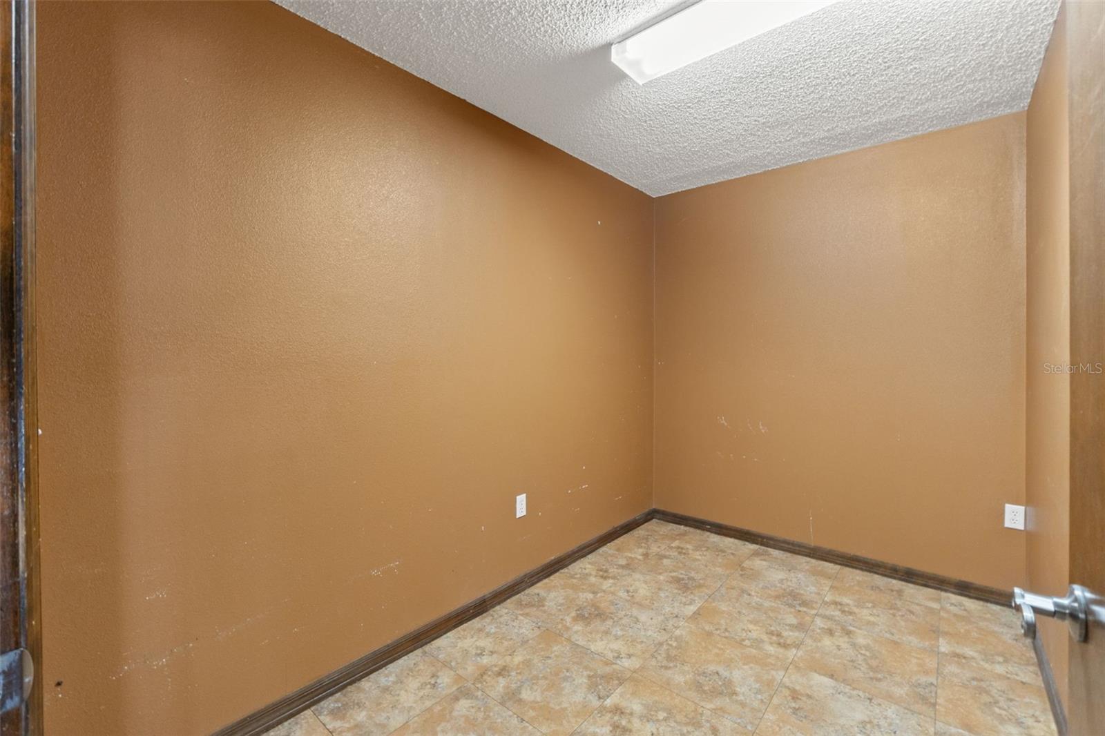 10507 Spring Hill Dr Property Photo 20