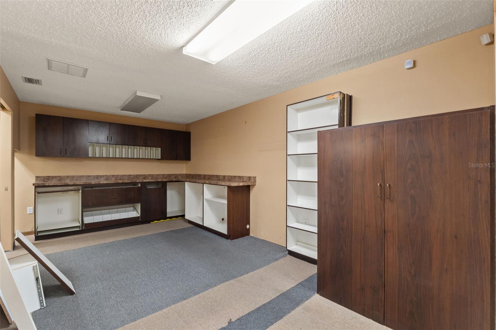 10507 Spring Hill Dr Property Photo 26