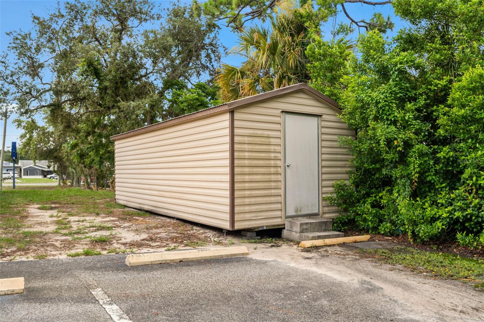 10507 Spring Hill Dr Property Photo 32