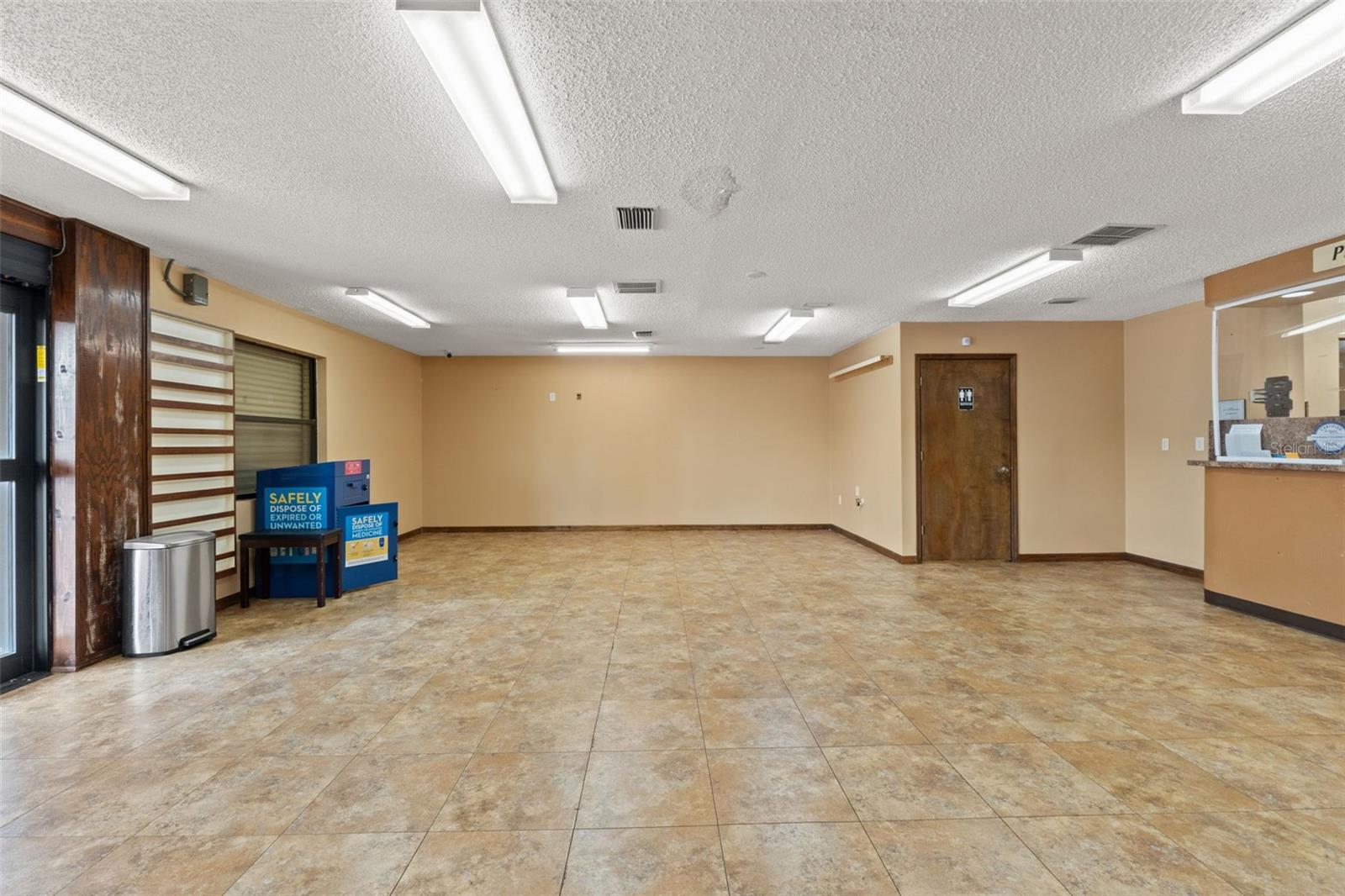 10507 Spring Hill Dr Property Photo 33