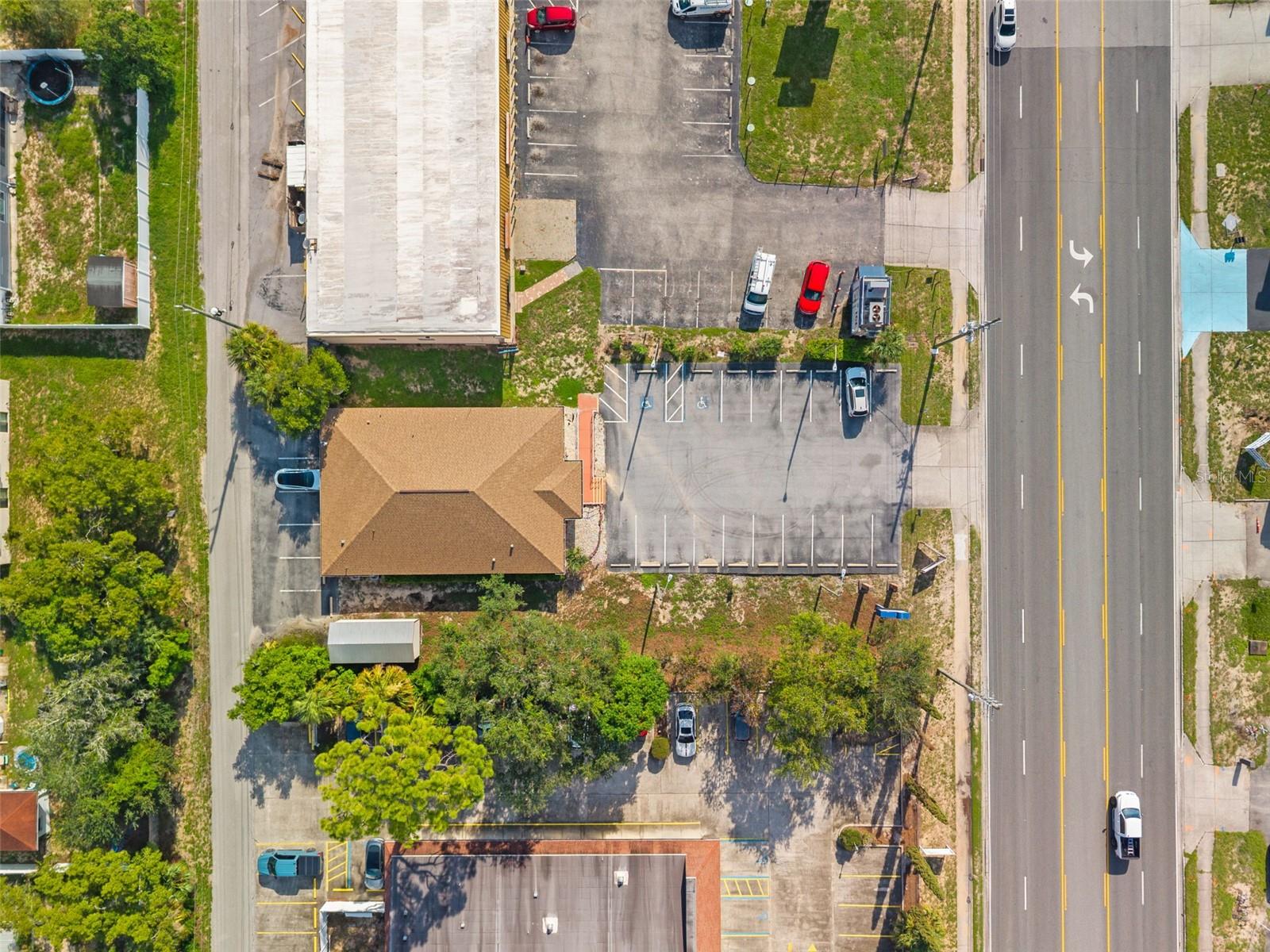 10507 Spring Hill Dr Property Photo 42
