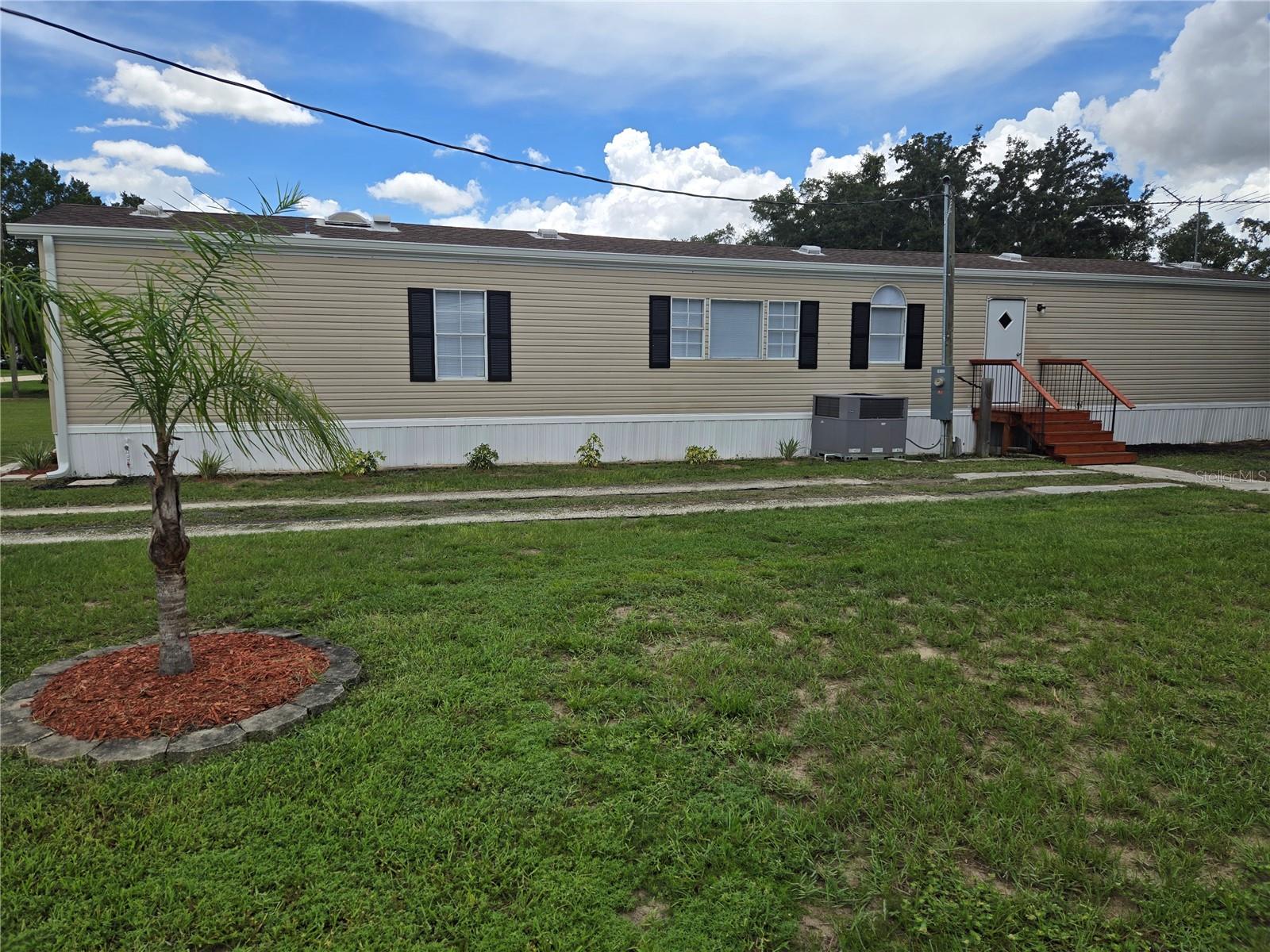16127 Narrow St Property Photo 1