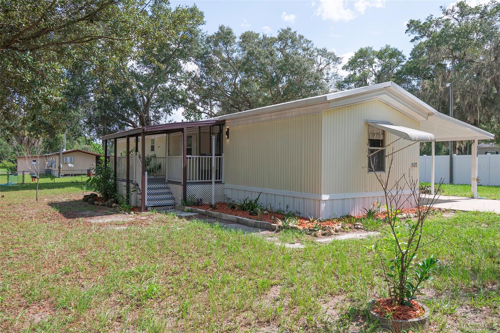6377 W Flanders Ln Property Photo 4