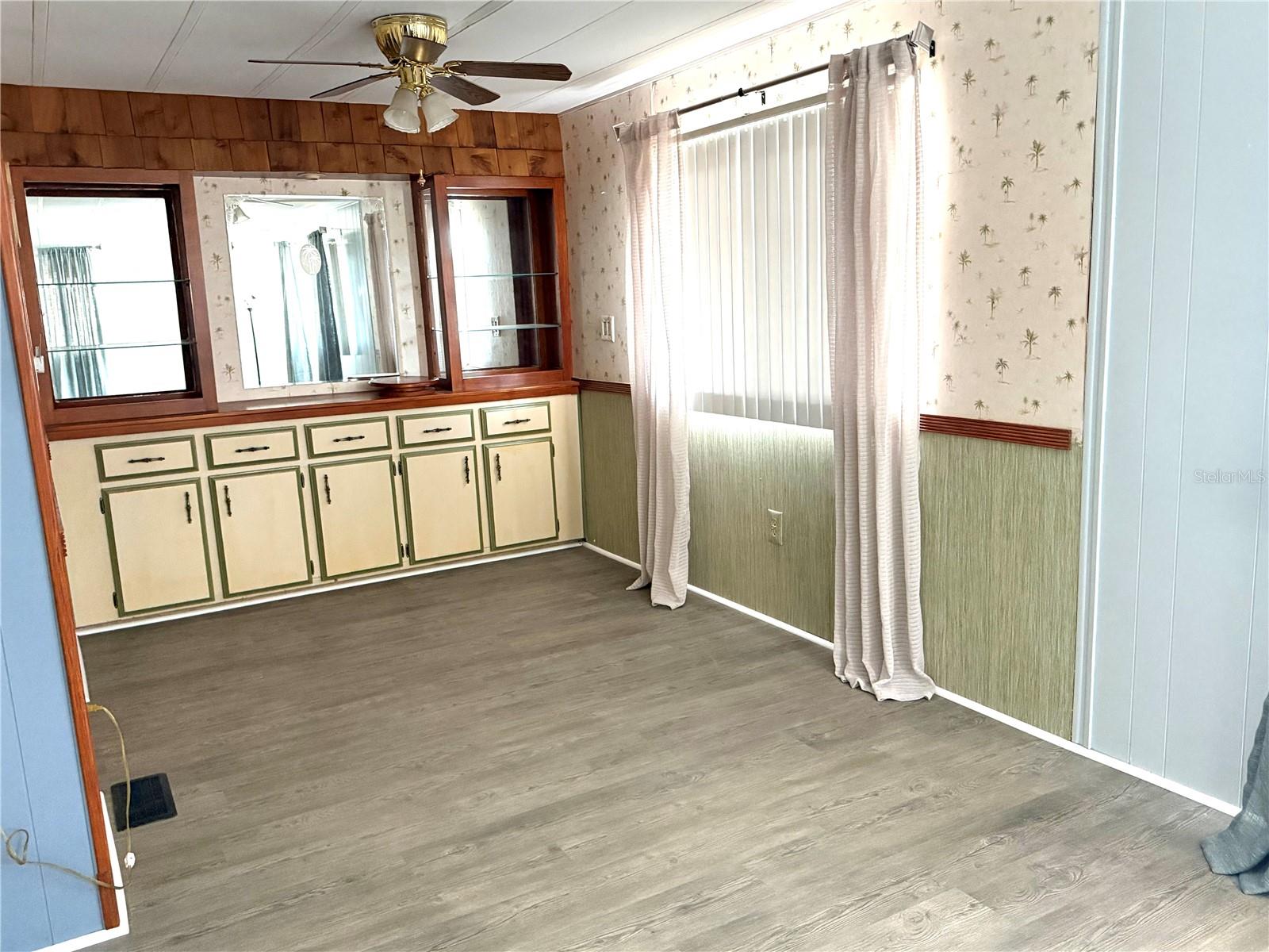 8253 Highpoint Blvd Property Photo 8