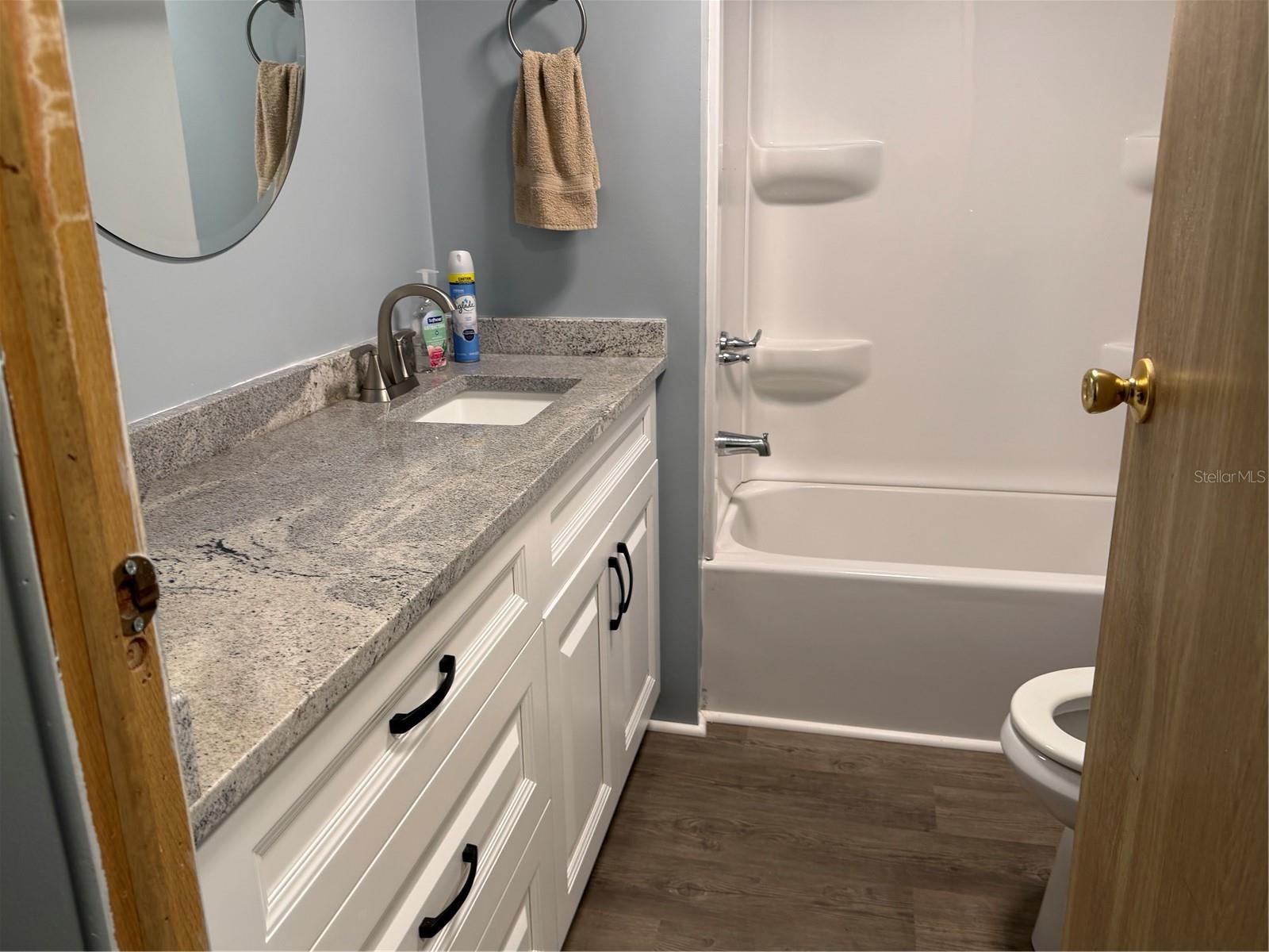 8253 Highpoint Blvd Property Photo 15