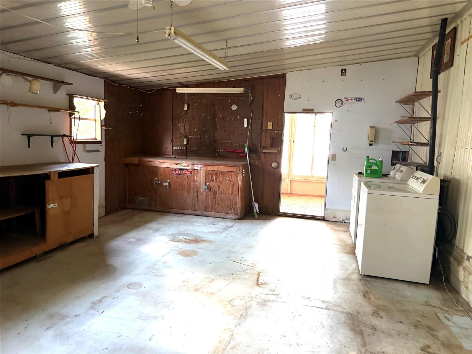 8253 Highpoint Blvd Property Photo 21